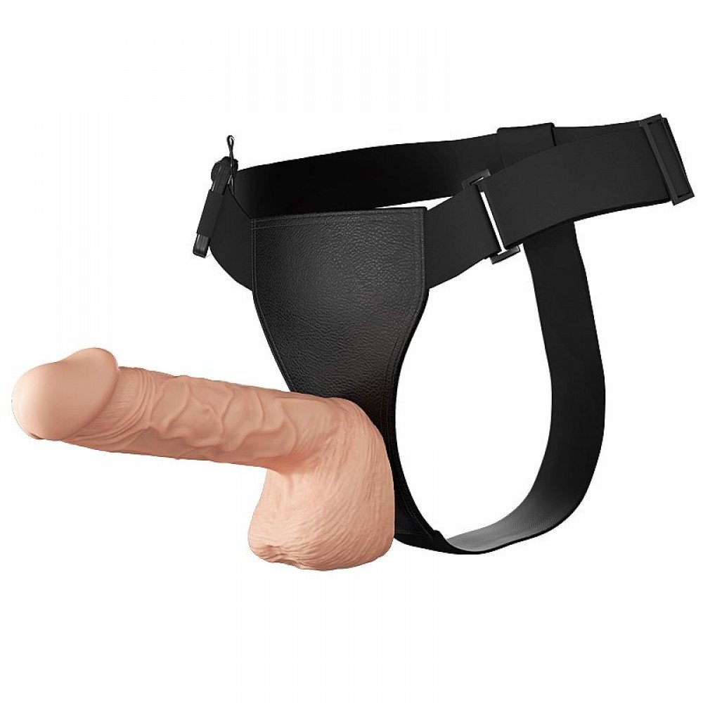 CINTA COM PROTESE COM VIBRO 7610 Cinta com prótese realística em formato de pênis com alça elástica que se adapta a qualquer grossura de perna e quadril. CINTA COM PROTESE COM VIBRO 7610