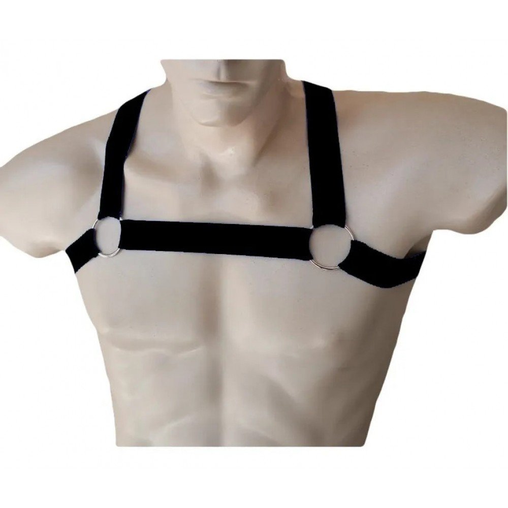 ARREIO MASCULINO SL047 Arreio Masculino Arnês Bondagem Peito 3 Argolas Harness Meaning BDSM Fetiche Gay MasculinoArnês Bondagem Arreio Masculino Peito possui 3 argolas fabricado com elástico confortável de alta resistência que proporciona um toque macio. ARREIO MASCULINO SL047