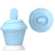 VIBRADOR DE CLITORIS CUPCAKE AZUL 7490 Vibrador de clitóris em formato de cupcake - Possui 10 Modos de estimulação, o produto é macio ao toque ergonômico,o que facilita o manuseio e a estimulação, trazendo uma sensação prazerosa do uso. VIBRADOR DE CLITORIS CUPCAKE AZUL 7490