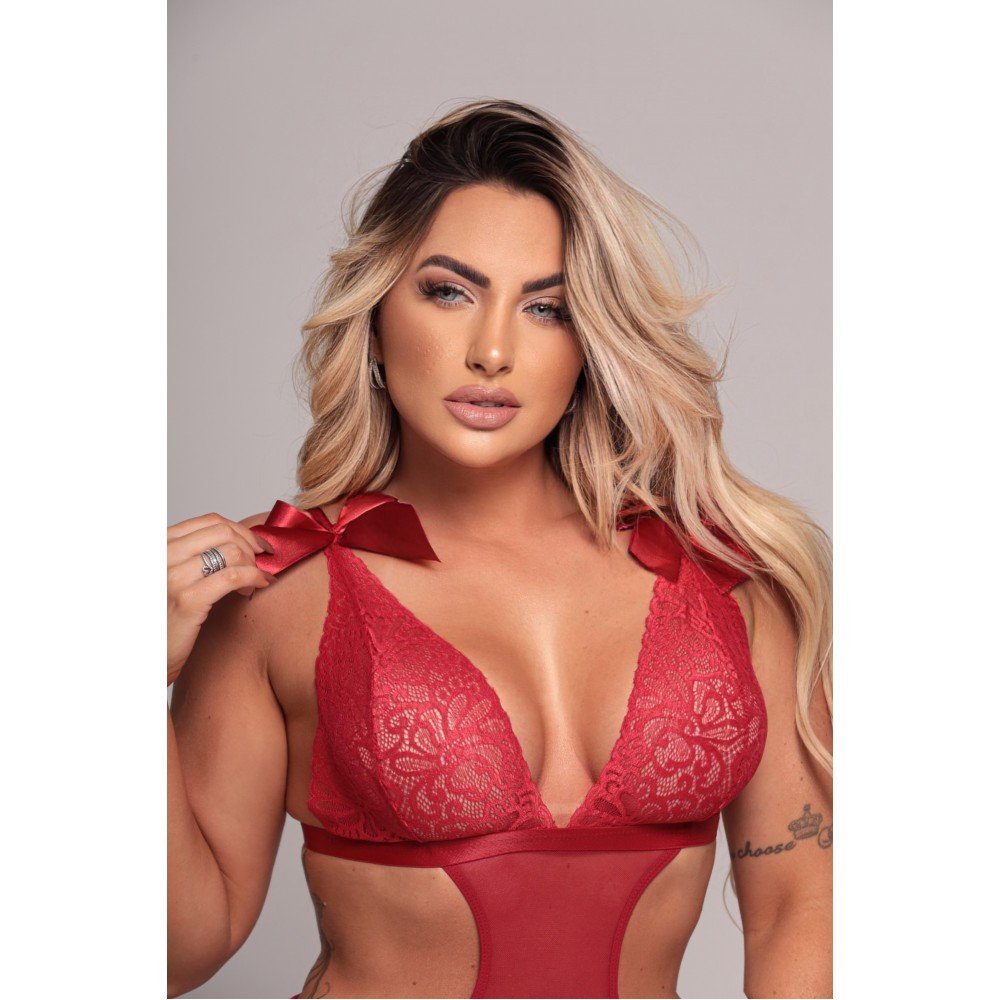 BODYSEU PRESENTE RED 5.113 Aprecie a sensualidade e elegância do Body Seu Presente, projetado para cativar e seduzir. BODYSEU PRESENTE RED 5.113